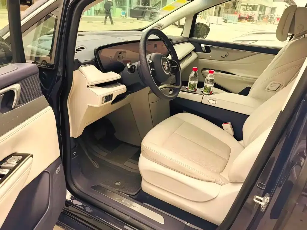 Buick GL8 Hybrid — фото 10