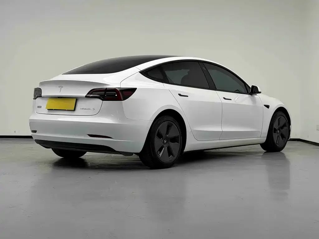 Tesla Model 3 — фото 6