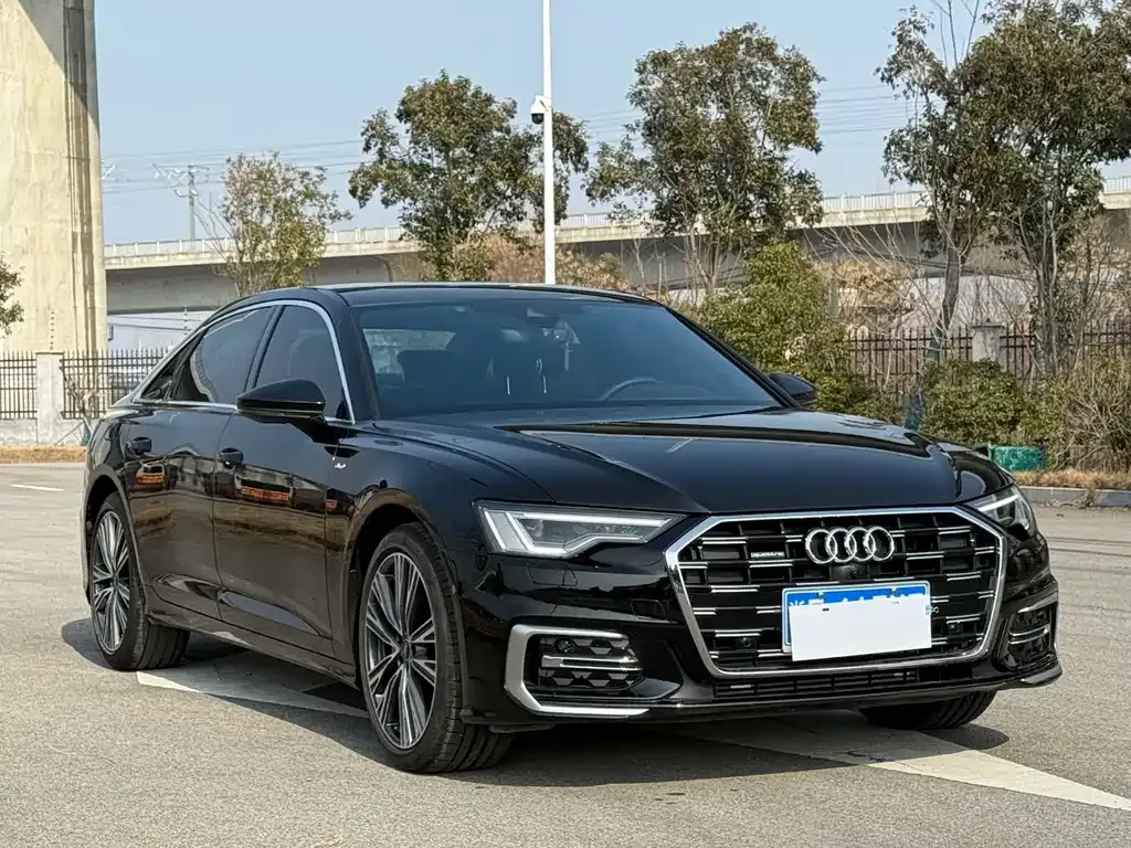 Audi A6L — фото 1