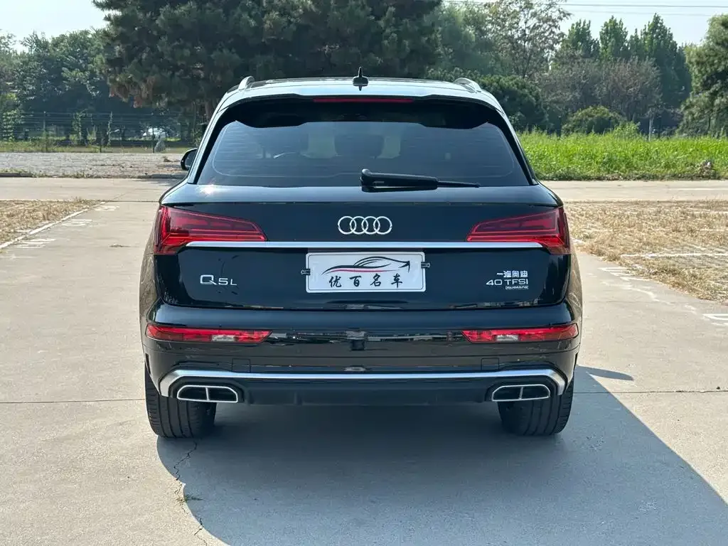 Audi Q5L — фото 10