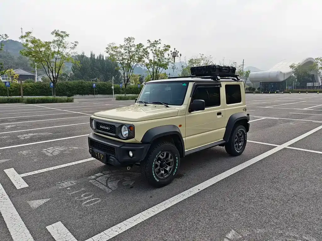 Suzuki Jimny — фото 1