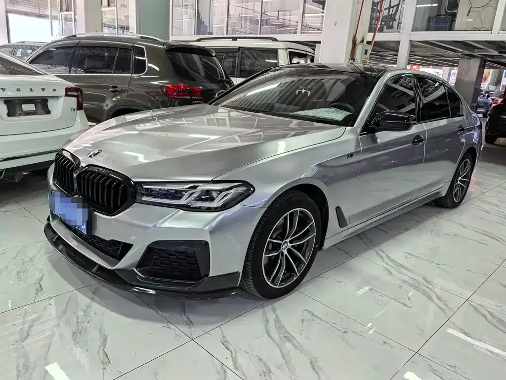 BMW 5 Series — фото 1