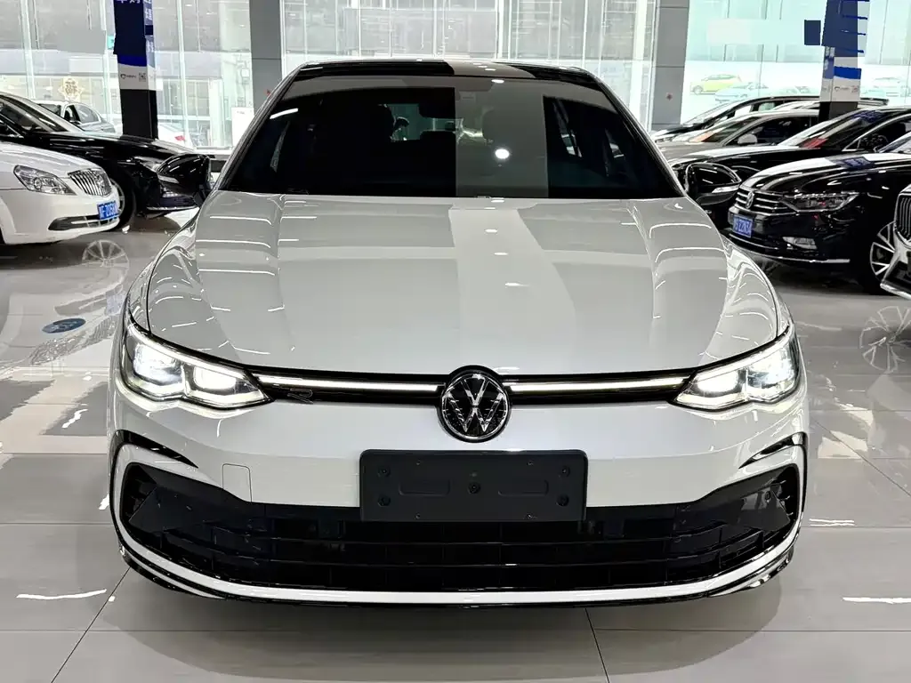 Volkswagen Golf — фото 10