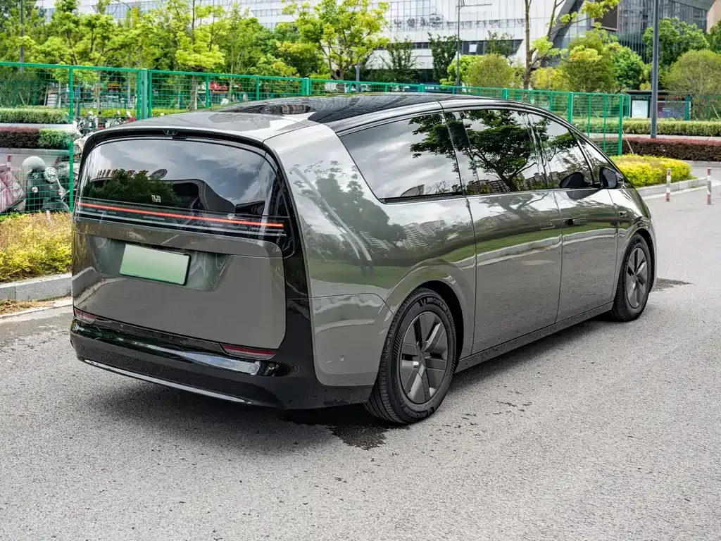 Li Auto MEGA — фото 9