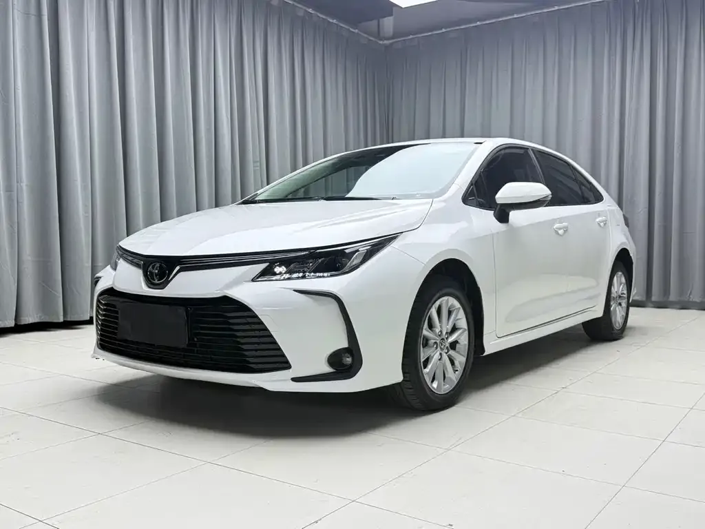 Toyota Corolla — фото 1