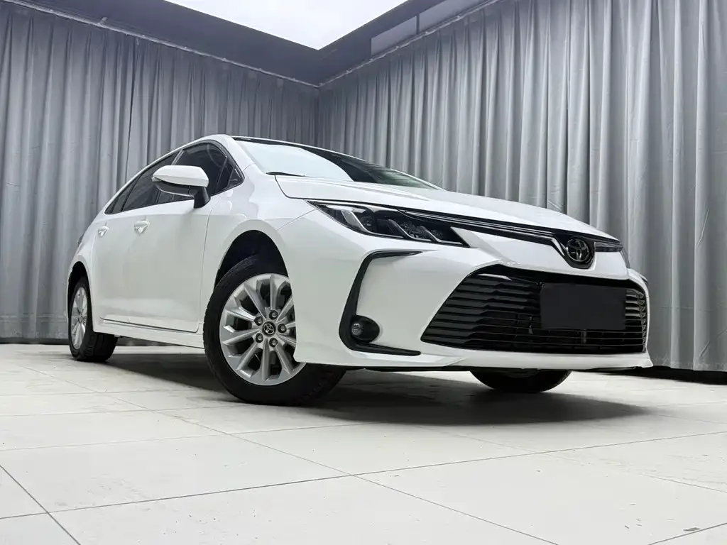 Toyota Corolla — фото 10