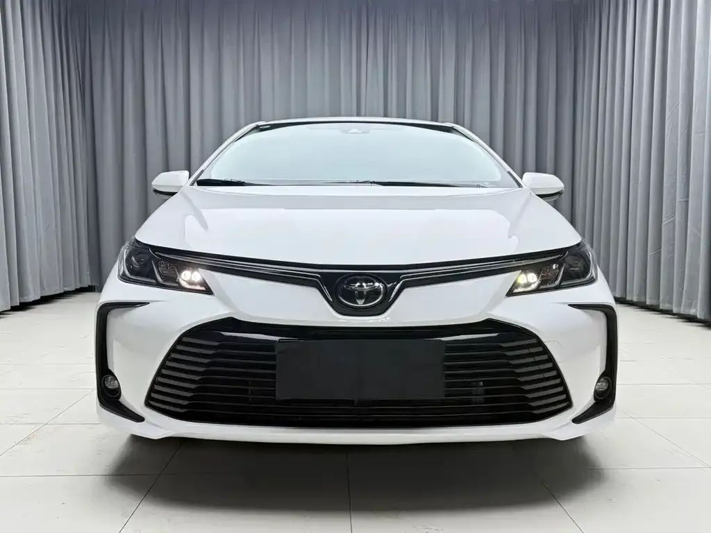 Toyota Corolla — фото 2