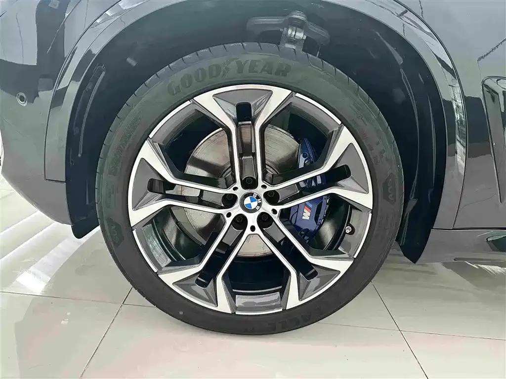 BMW X5 — фото 2