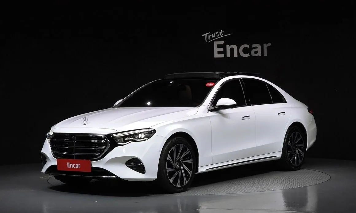 Mercedes-Benz E-Class — фото 1