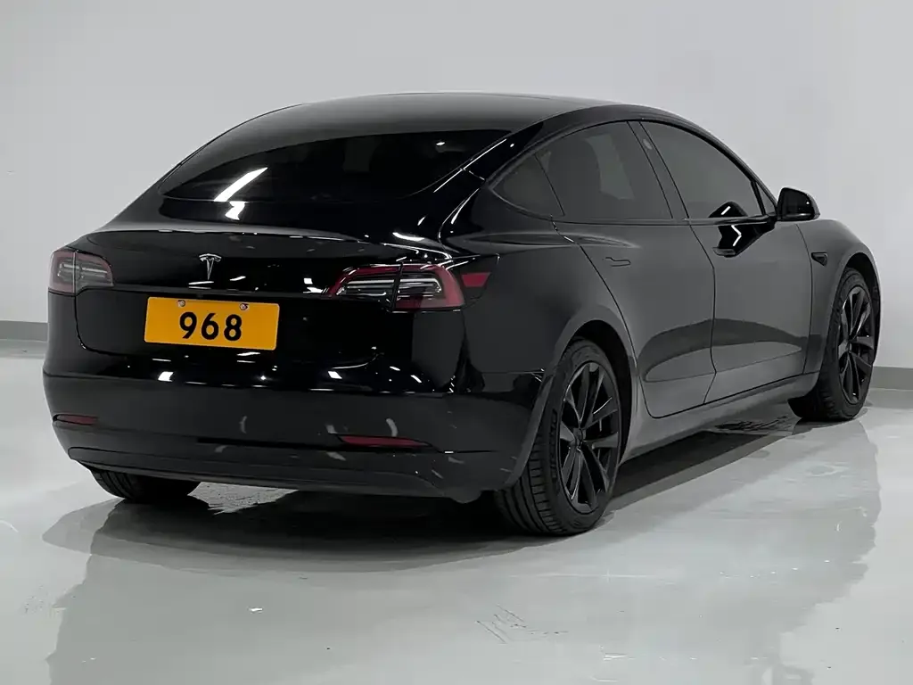 Tesla Model 3 — фото 3