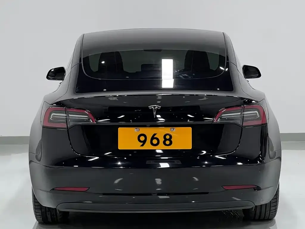 Tesla Model 3 — фото 2