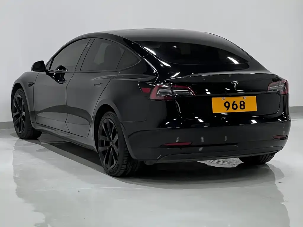 Tesla Model 3 — фото 5