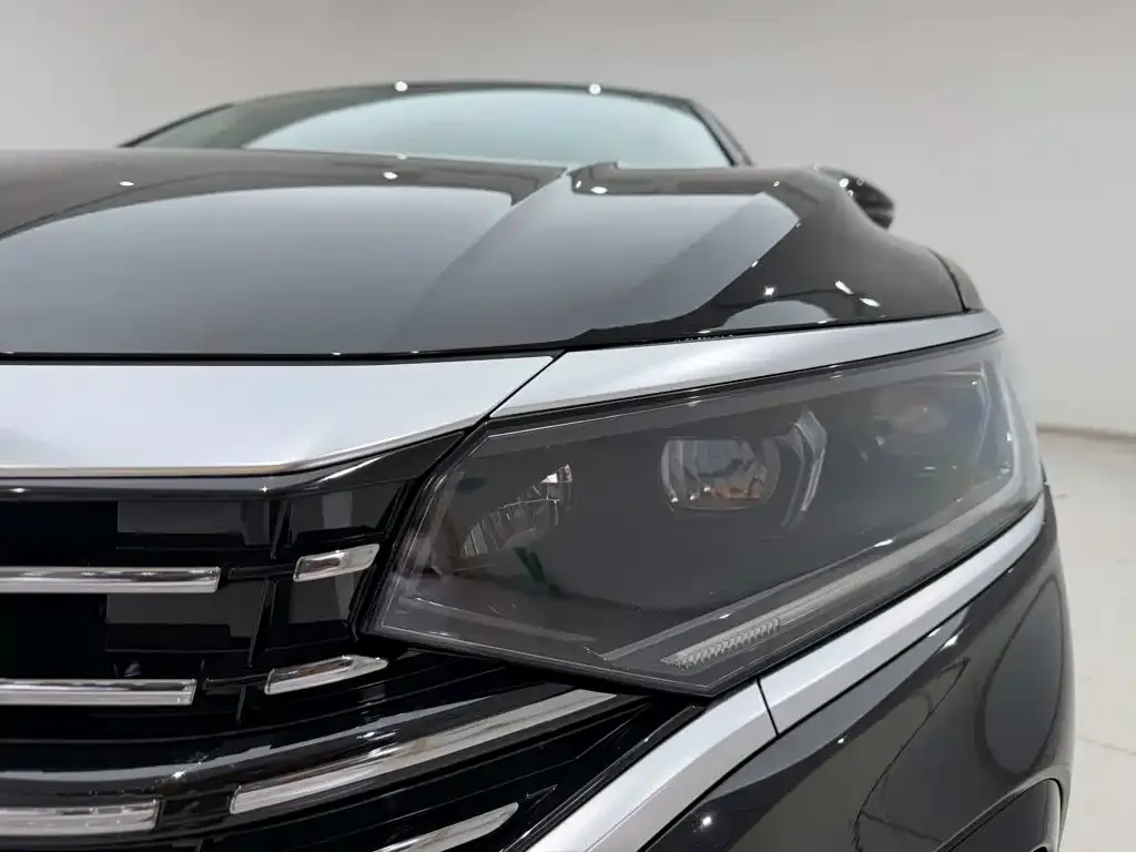 Volkswagen Passat — фото 9