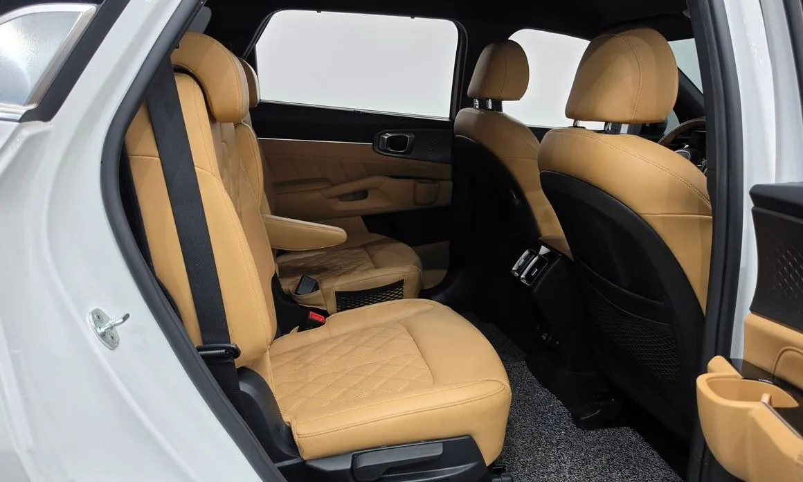 Kia Sorento — фото 7