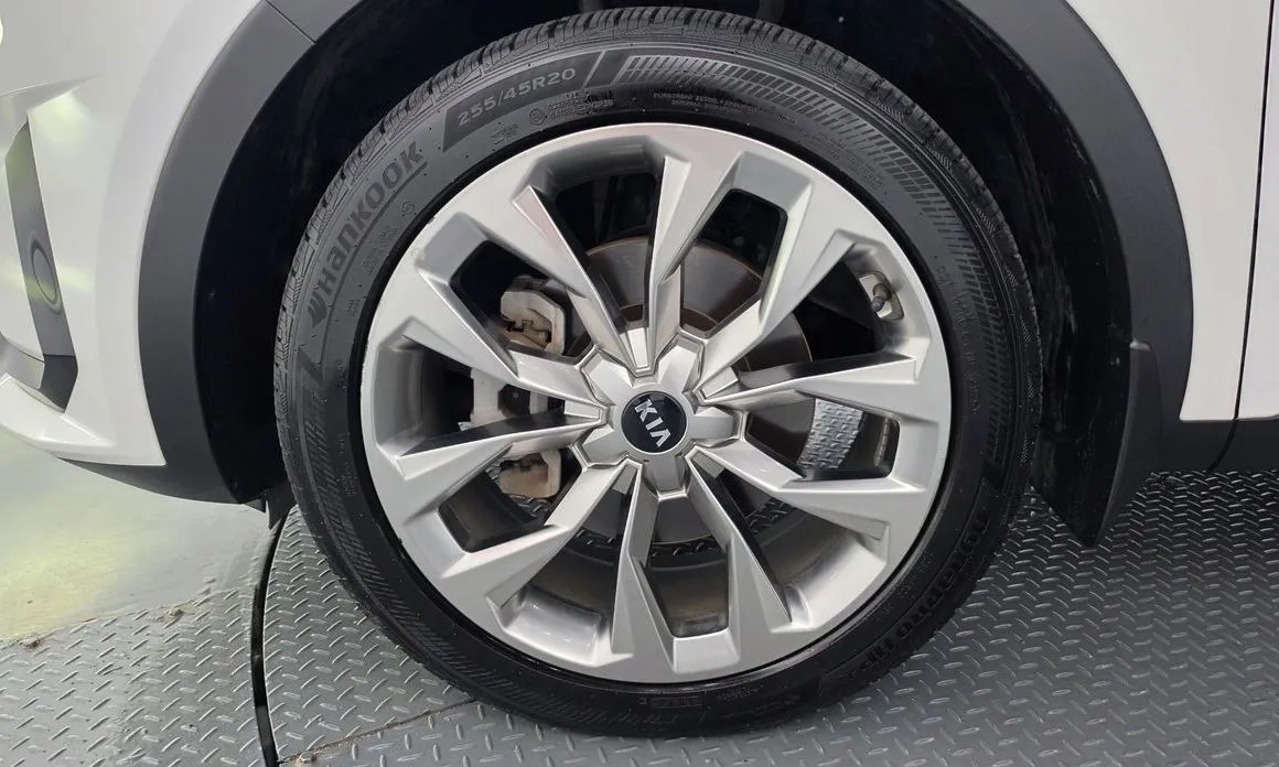 Kia Sorento — фото 9