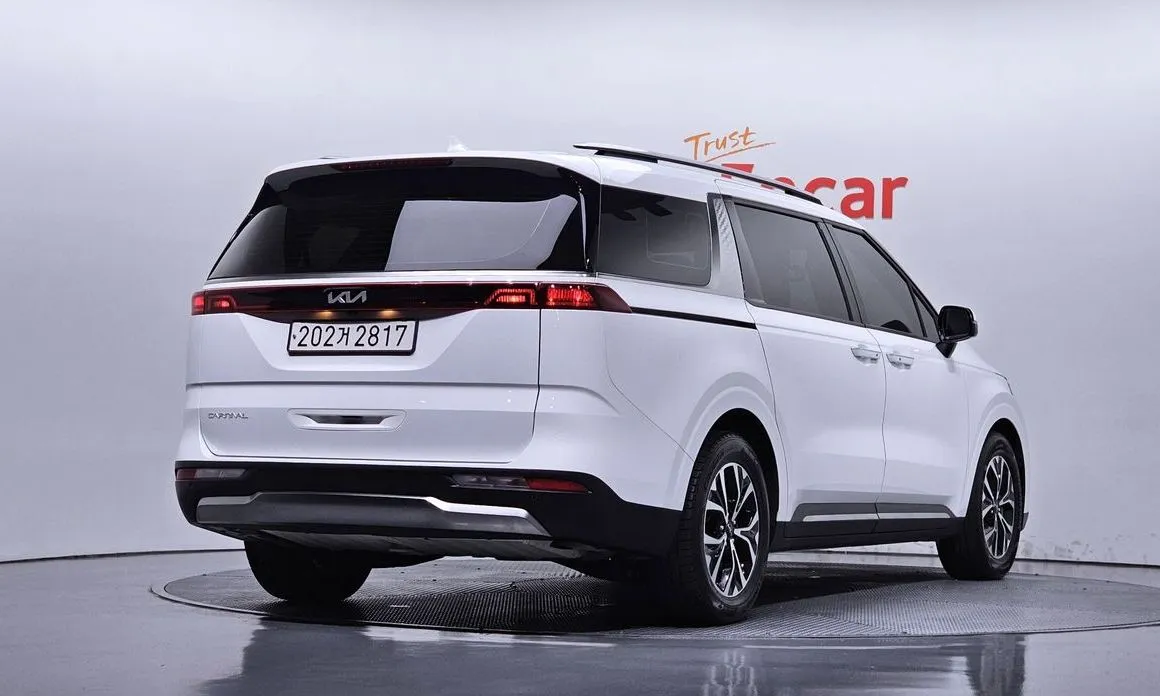 Kia Carnival — фото 2