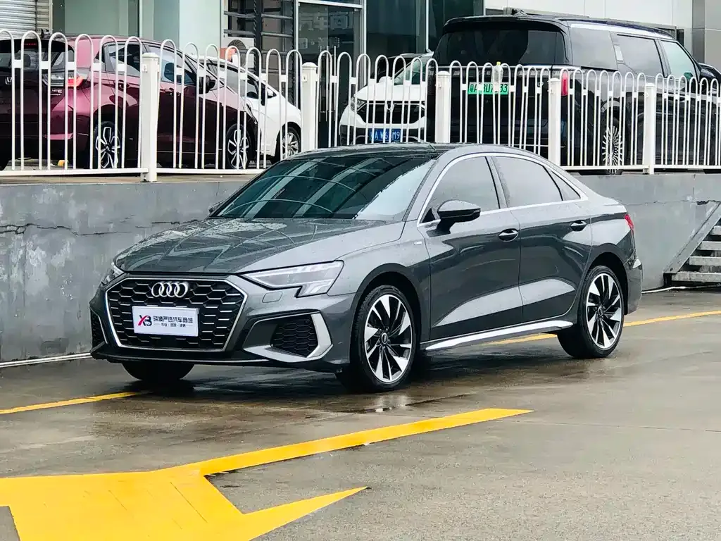 Audi A3 — фото 1