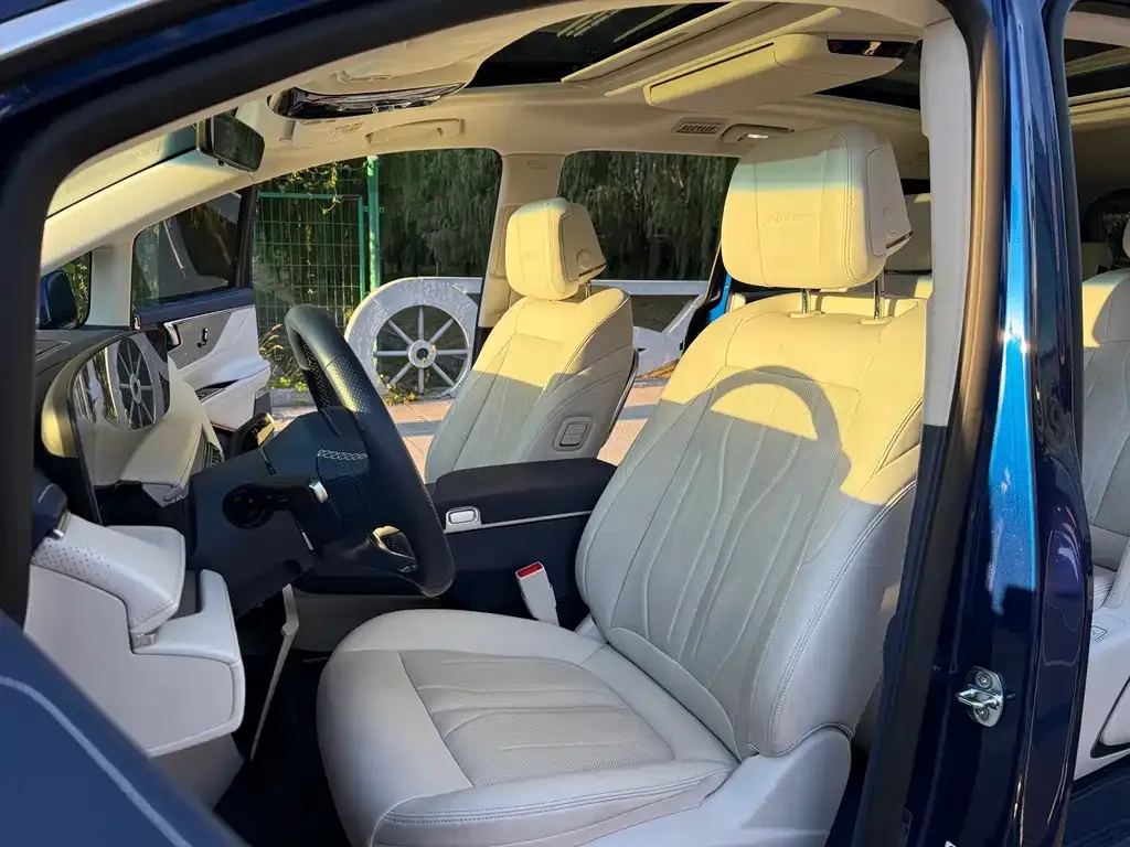 Buick GL8 Hybrid — фото 2