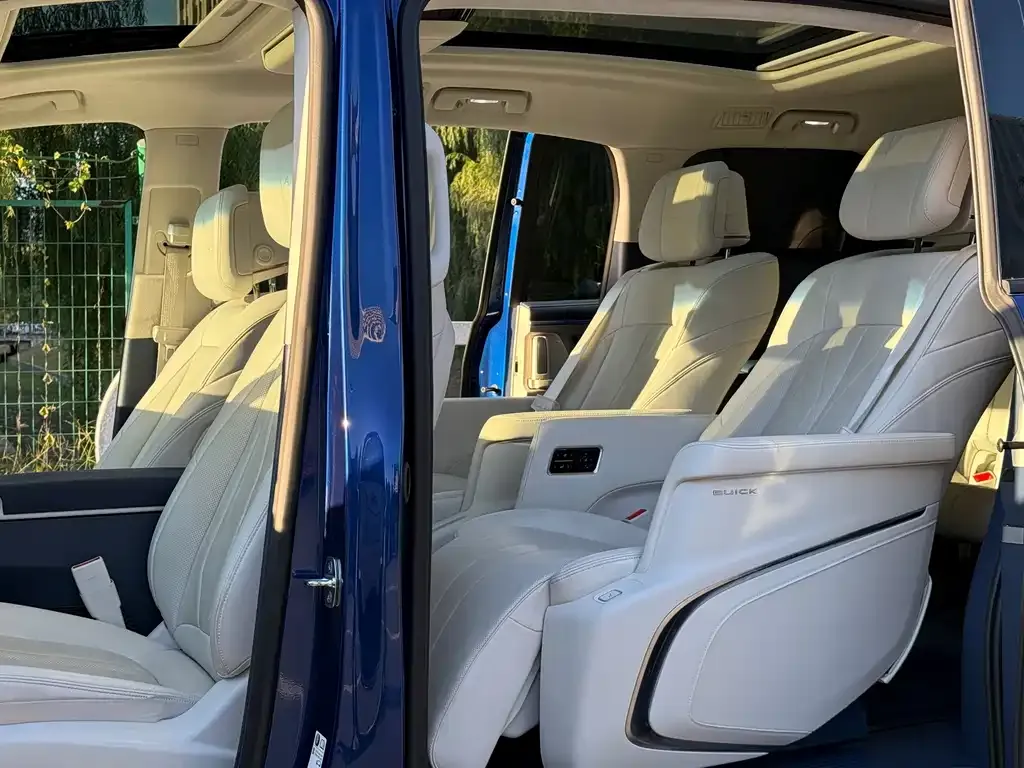 Buick GL8 Hybrid — фото 6