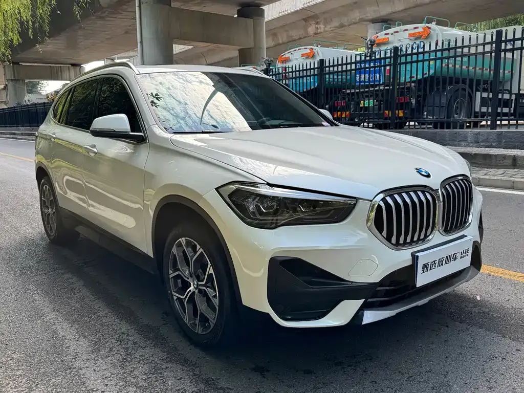 BMW X1 — фото 5