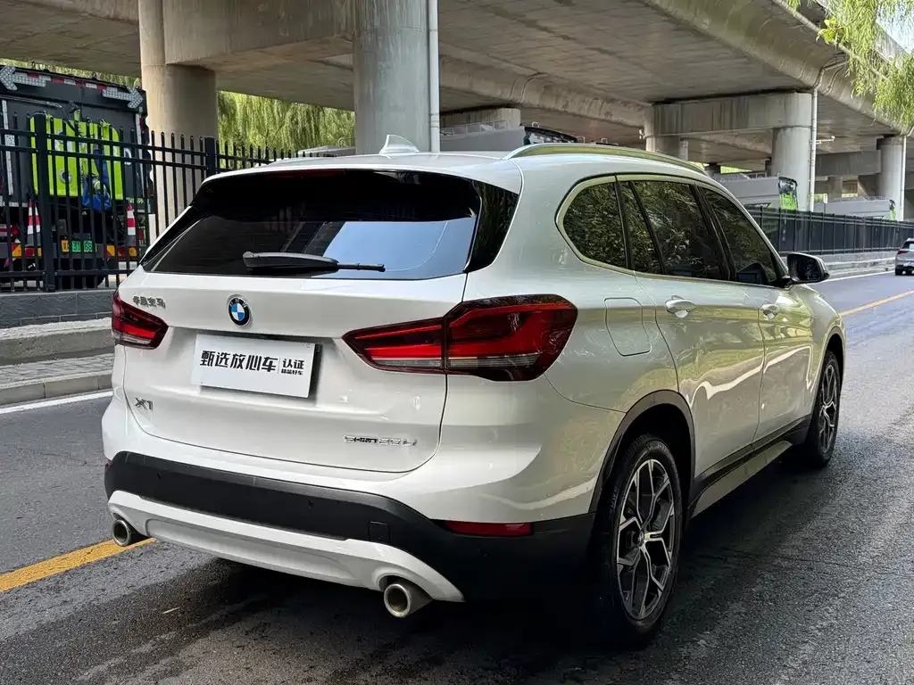 BMW X1 — фото 9