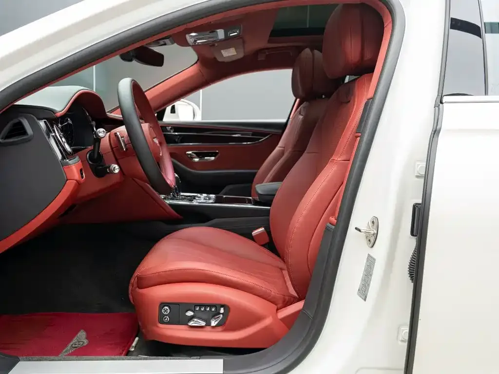 Bentley Flying Spur — фото 3