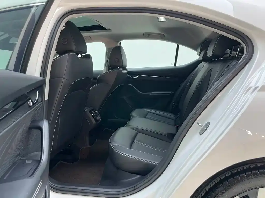 Skoda Octavia — фото 4