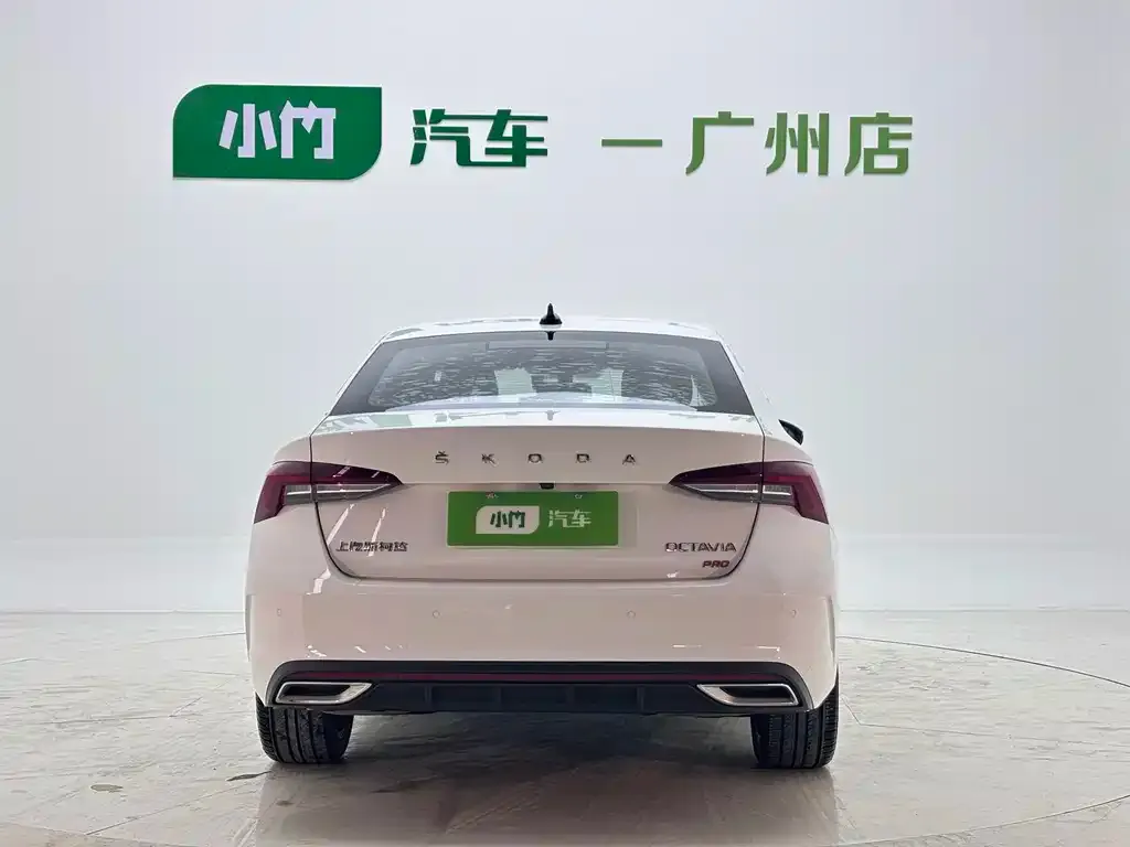 Skoda Octavia — фото 2