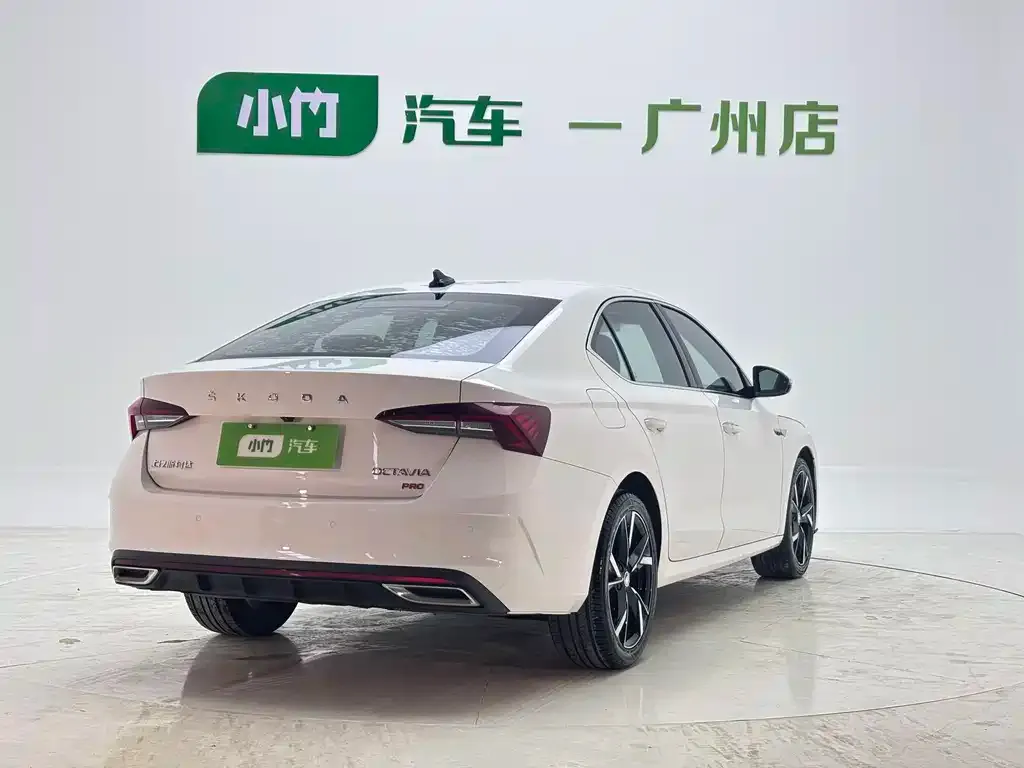 Skoda Octavia — фото 3