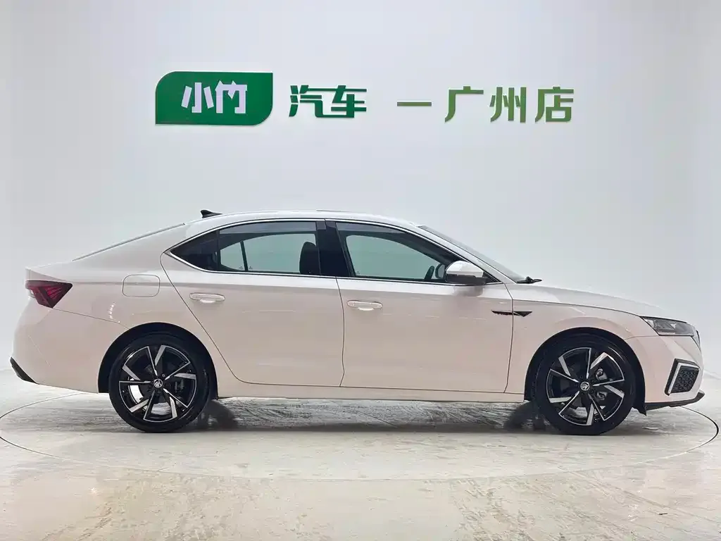 Skoda Octavia — фото 9