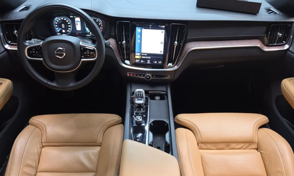Volvo S60 — фото 10