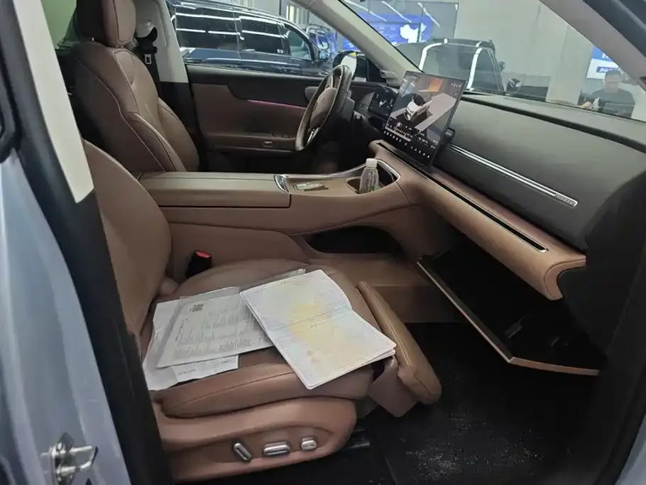 Leapmotor C11 — фото 10
