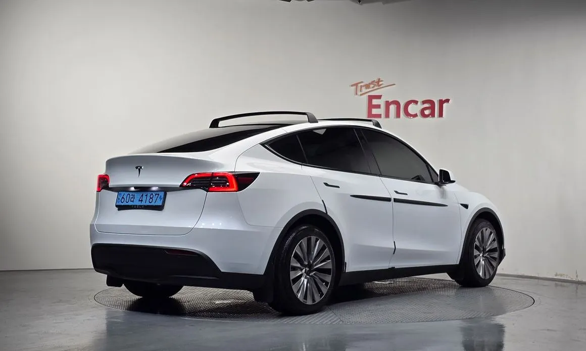 Tesla Model Y — фото 3