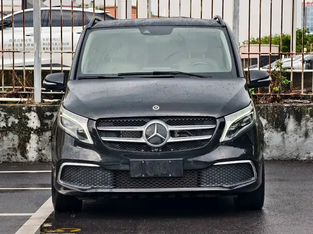 Mercedes-Benz V-Class — фото 9