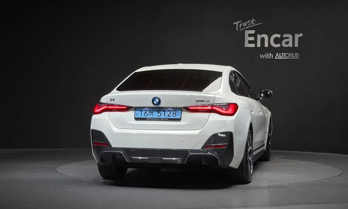 BMW i4 — фото 4