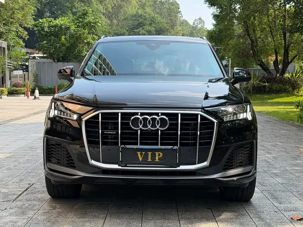 Audi Q7 — фото 9