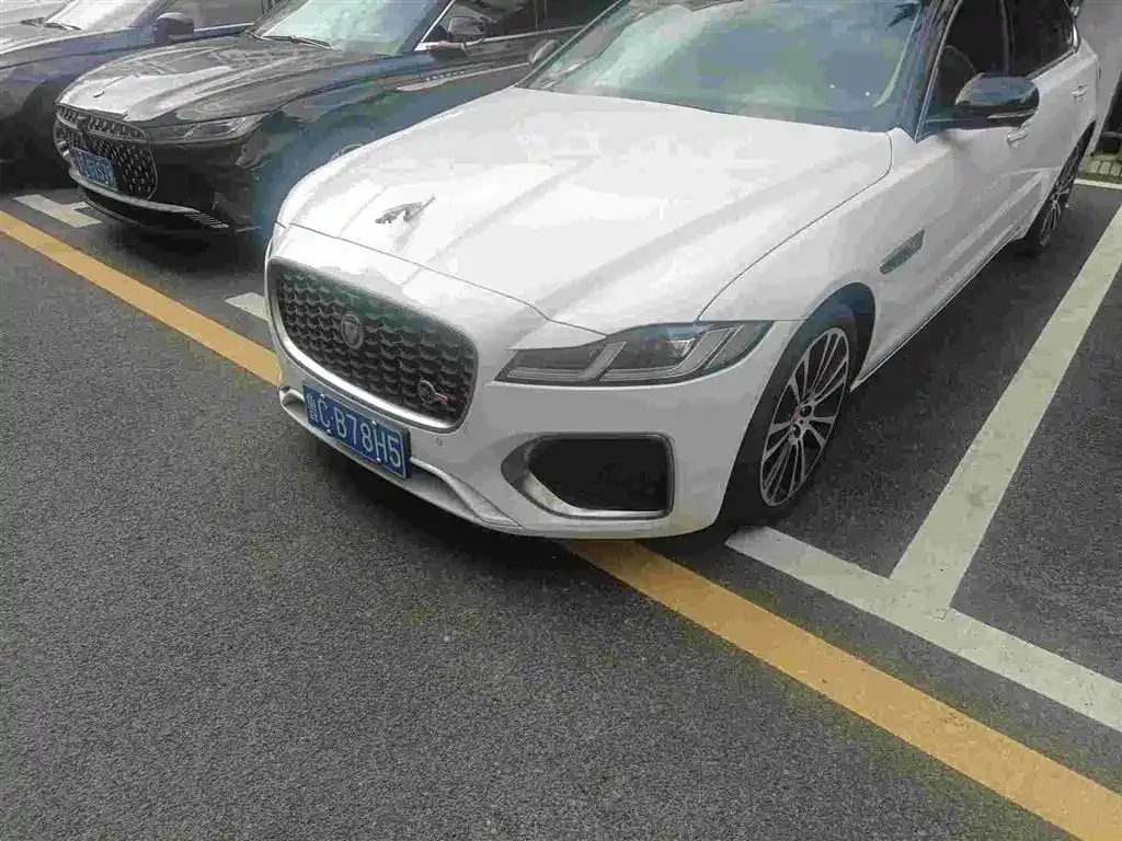 Jaguar XFL — фото 1