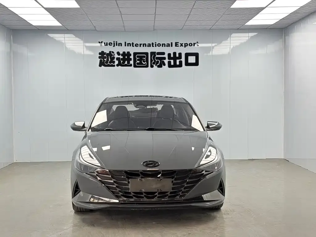 Hyundai Elantra — фото 8