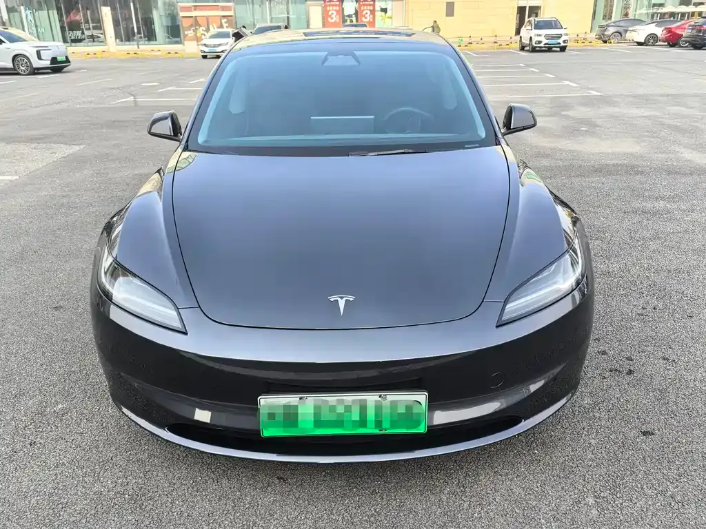 Tesla Model 3 — фото 8