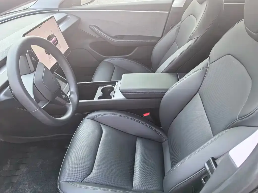 Tesla Model 3 — фото 3