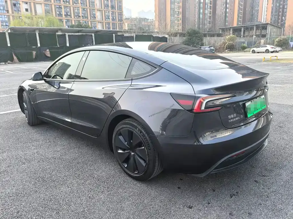 Tesla Model 3 — фото 5