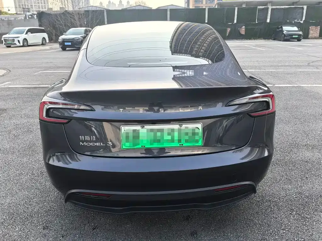 Tesla Model 3 — фото 6