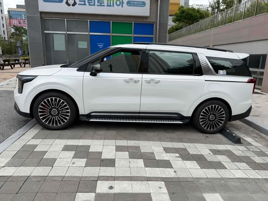 Kia Carnival — фото 10