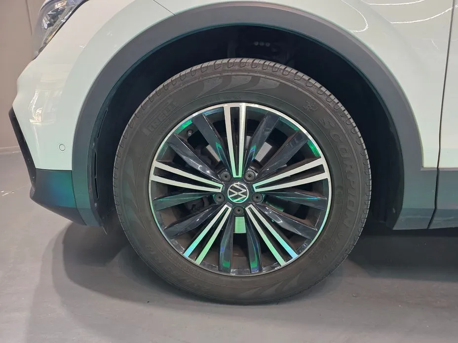 Volkswagen Tiguan — фото 6