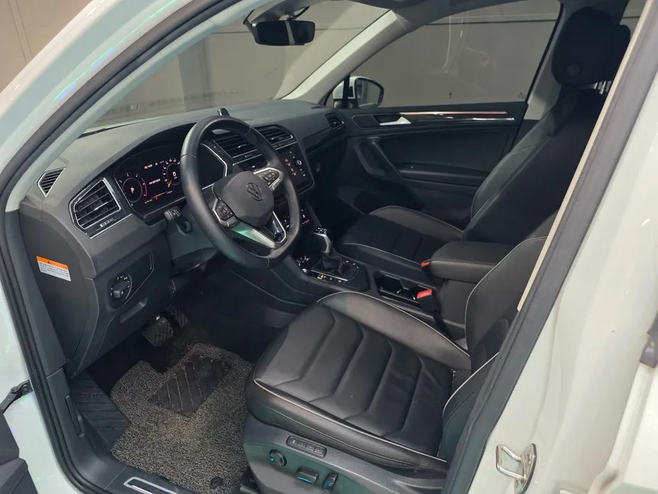 Volkswagen Tiguan — фото 4