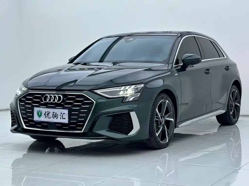 Audi A3 — фото 1