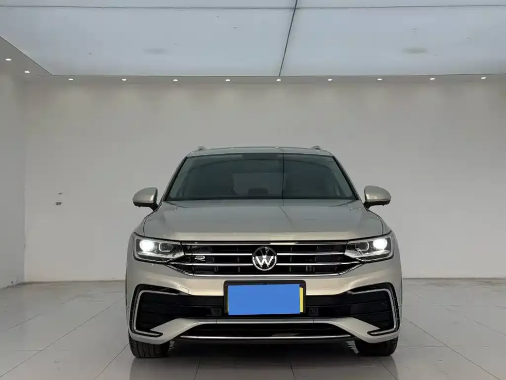 Volkswagen Tiguan L — фото 7