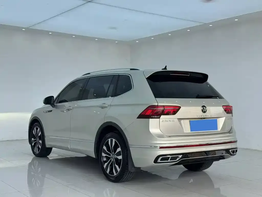 Volkswagen Tiguan L — фото 8