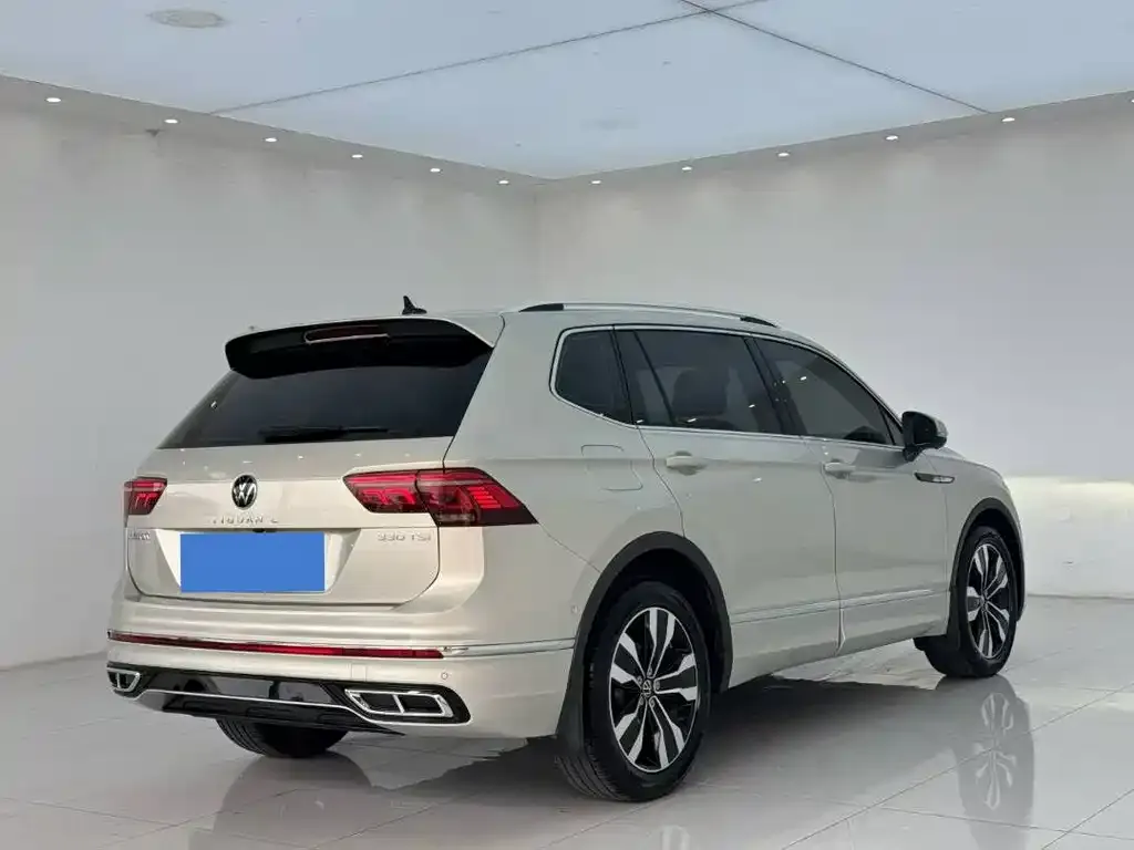 Volkswagen Tiguan L — фото 3