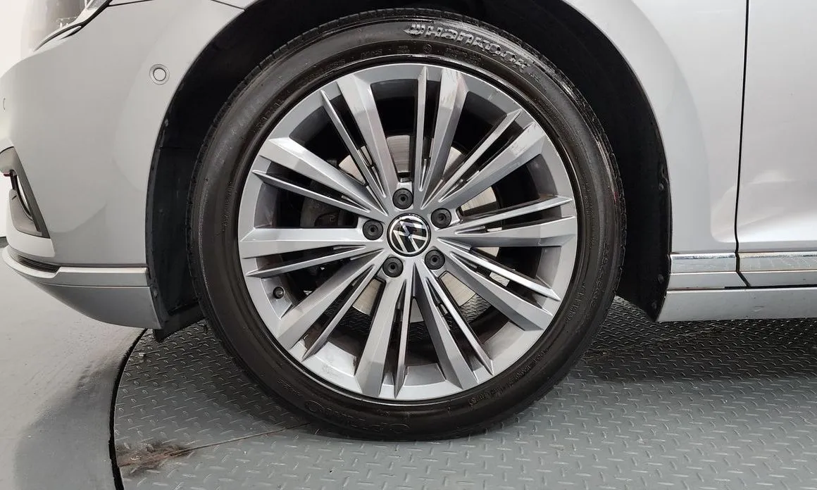 Volkswagen Passat — фото 9